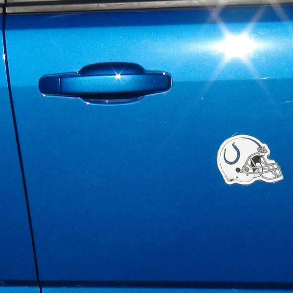 (2) NFL Indianapolis Colts 5" inch Cut-Out Auto Magnet Helmet by WinCraft Truck - Picture 2 of 10